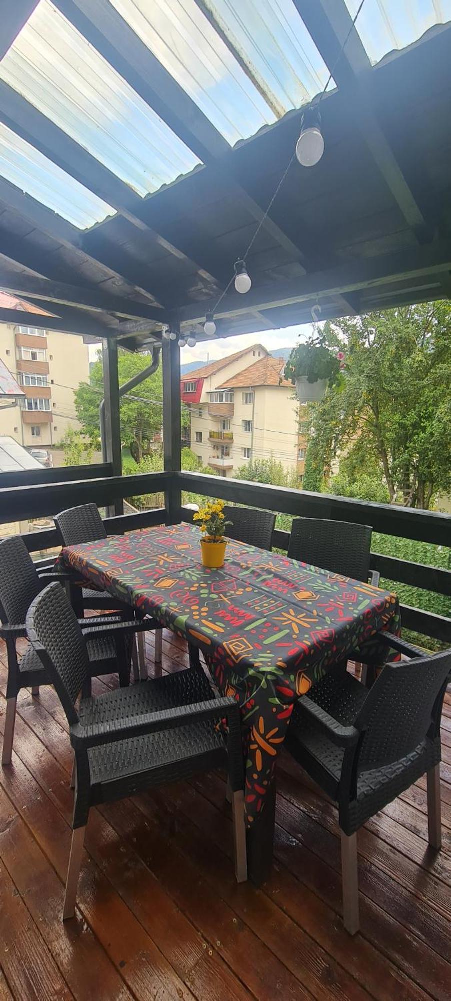 BuşteniCasa Ama别墅 外观 照片